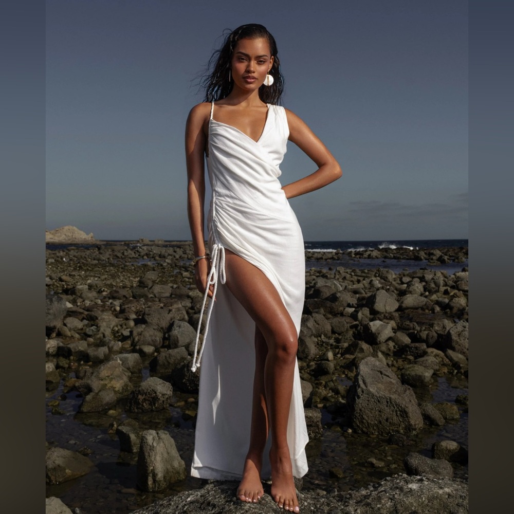 Dreaming of summer Linen dress ivory